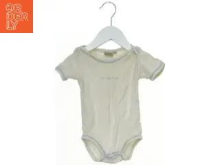 Baby bodystocking med tekst fra Mads & Mette (str. 68)
