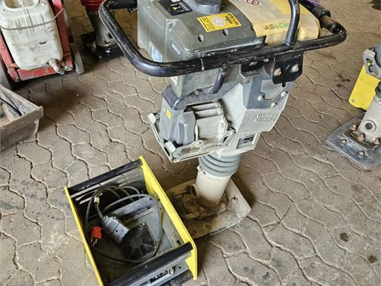 Billede 2 - Wacker Neuson AS60e - 71 kg - Elektrisk vibrationsstamper / Electric vibratory rammer with charger