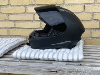 Sælger denne hjelm