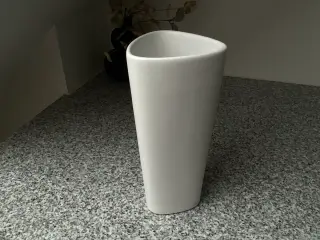 Trekant vase