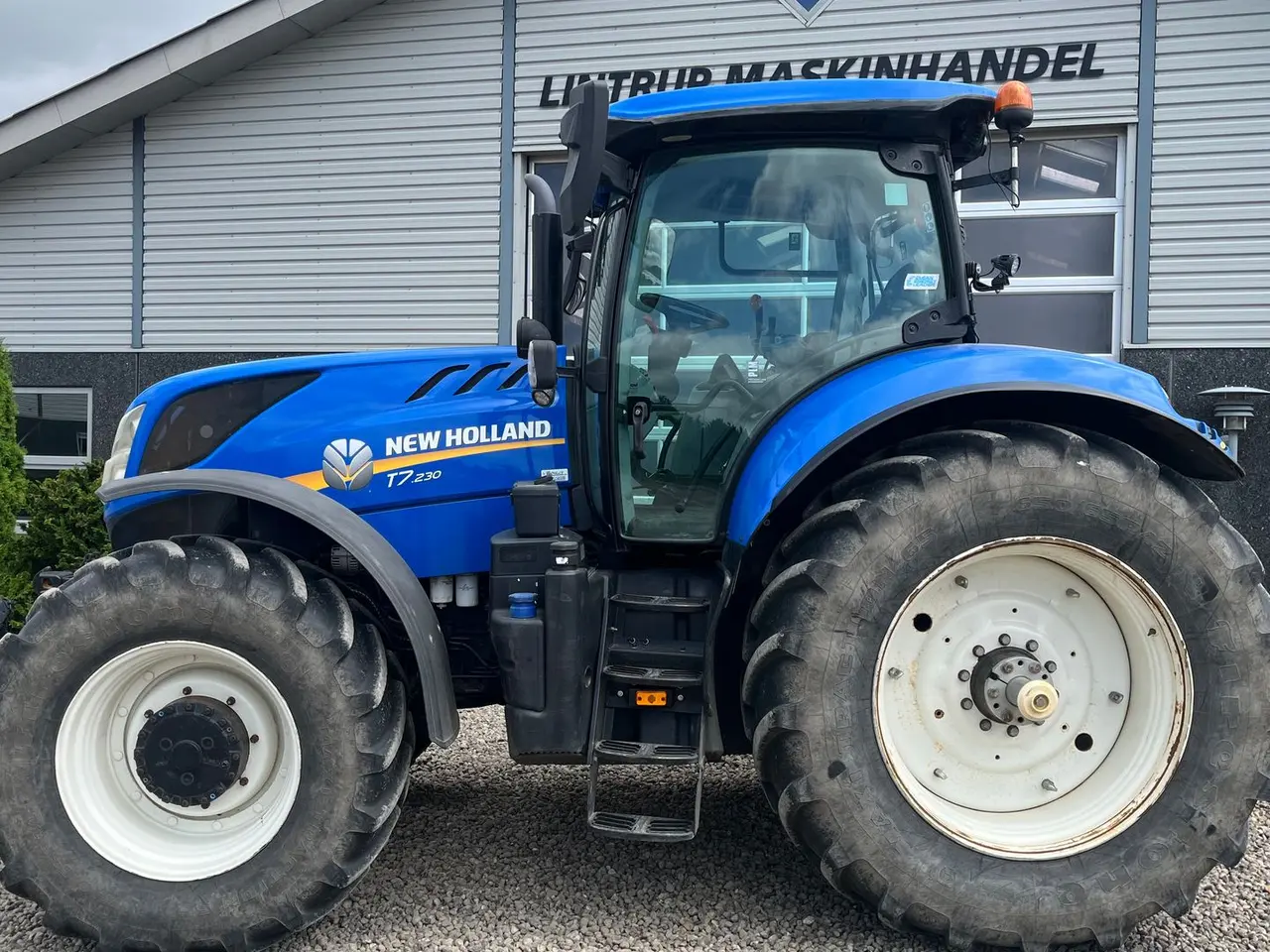 Billede 11 - New Holland T7.230 PC Med frontlift og frontPTO