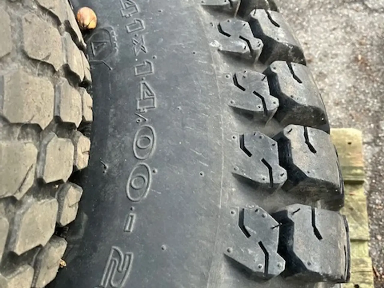 Billede 3 - Komplet sæt dæk og fælge til John Deere 3720