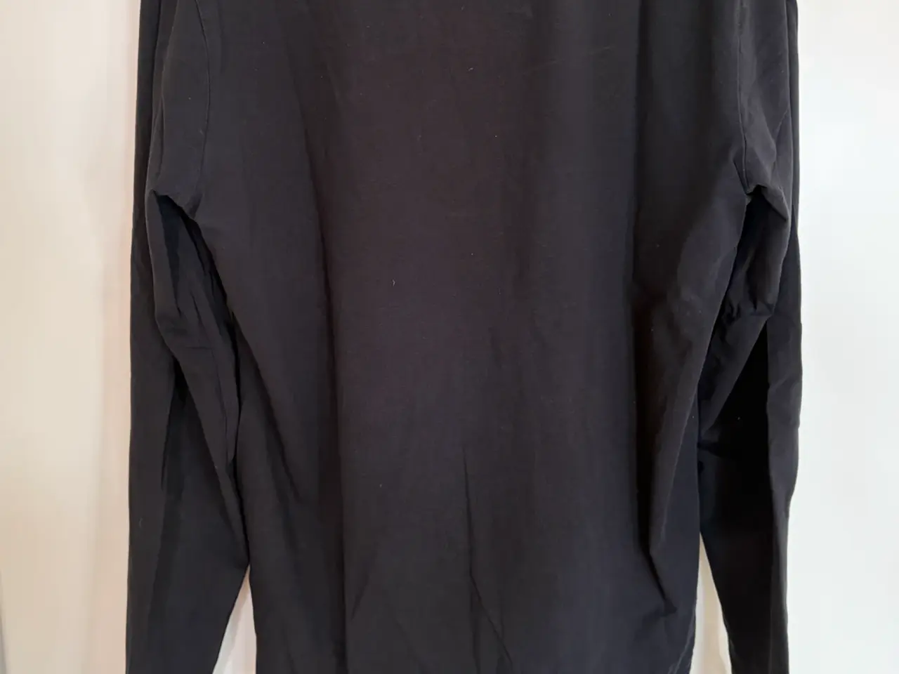 Billede 2 - Tommy Hilfiger langærmet T-shirt XL sort