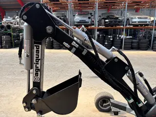 Ny minigraver med drejekrans og B&S 10 hk motor