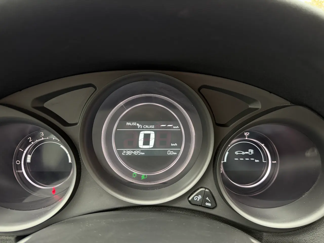 Billede 14 - Citroën C4 1,6 BlueHDi 100 Millesime 5d sælges 