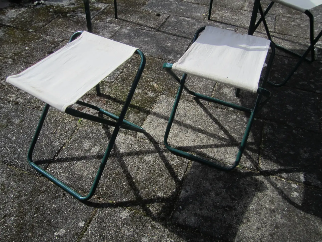 Billede 5 - BYD. Retro. Skønt Picnicbord og Stole.