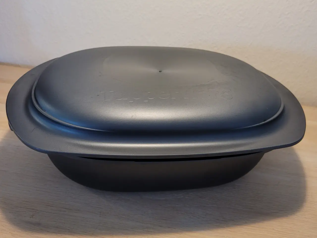 Billede 1 - Tupperware 2 L. stegeso/ ildfast fad med låg