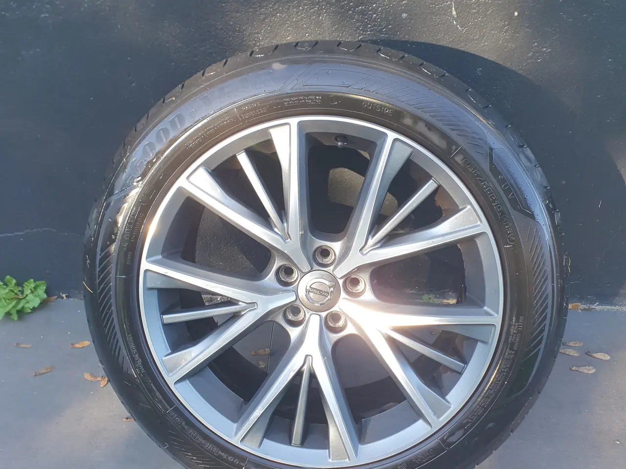 Billede 4 - Originale 19" volvofælge med goodyeardæk til elbil