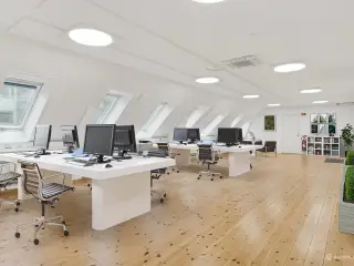 379 m2 kontorlejemål i tidligere cigarfabrik centralt på Frederiksberg