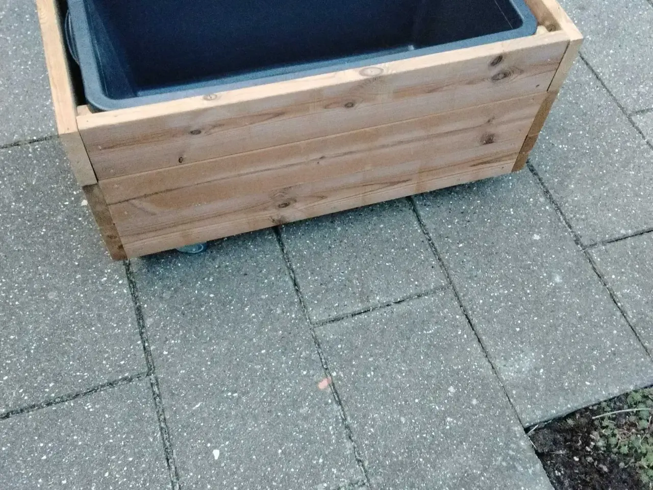 Billede 5 - Plantekasse/blomsterkasse i thermowood