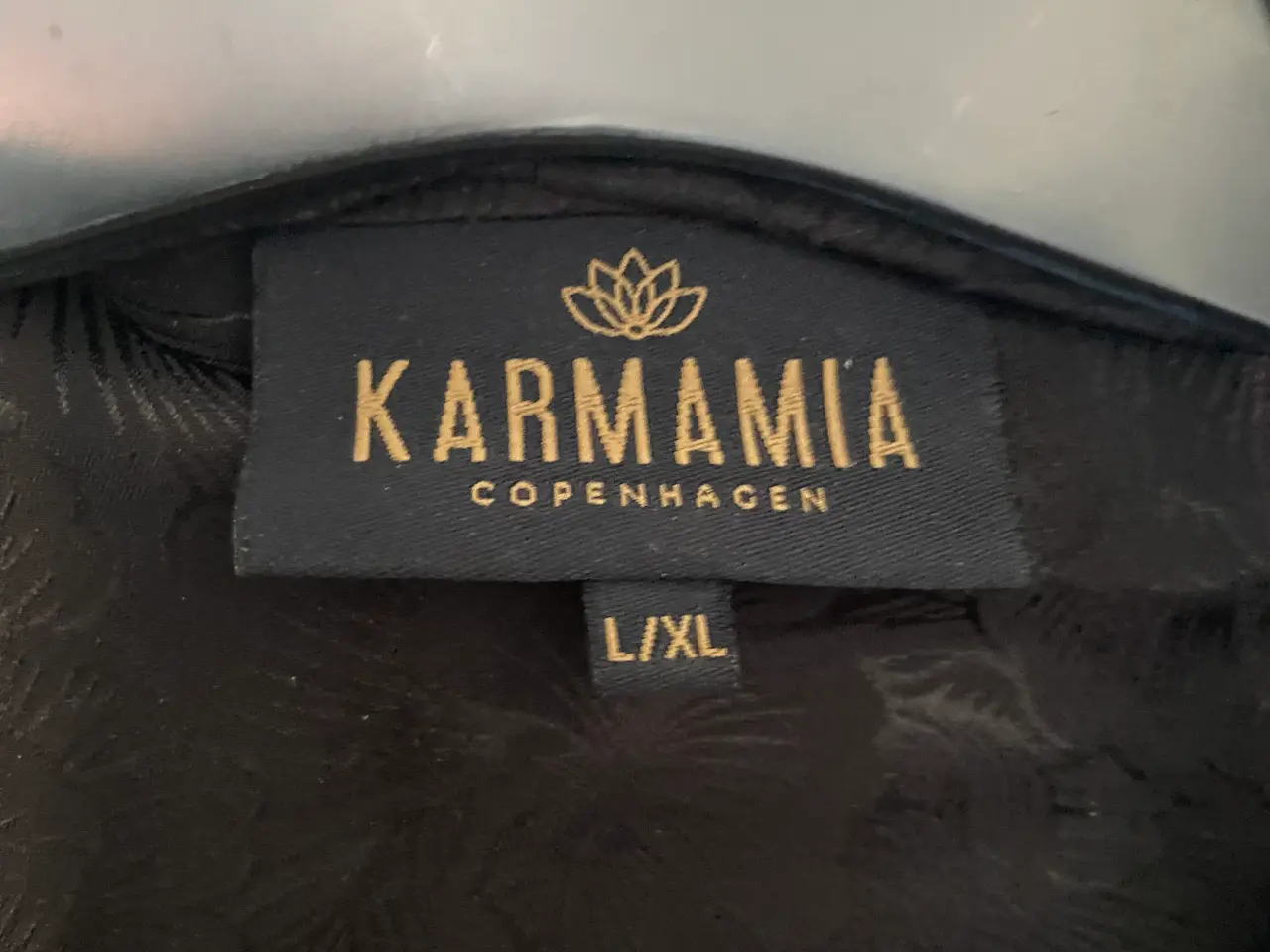 Billede 4 - Karmamia slå om kjole str L/x jaguar sort