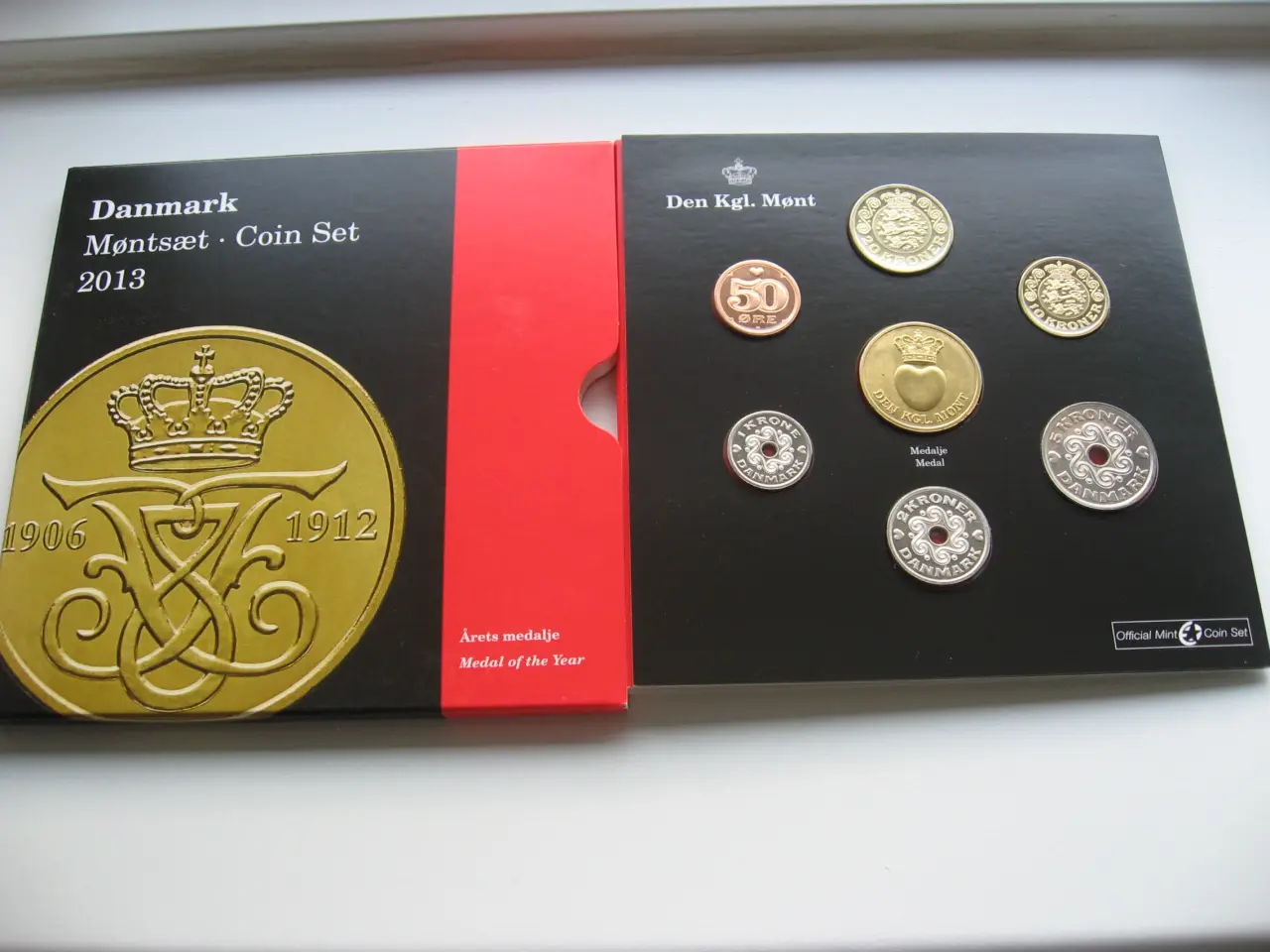 Billede 2 - Smukke Kgl Møntsæt 2011 & 2013 (2012 390kr)Pr SÆT