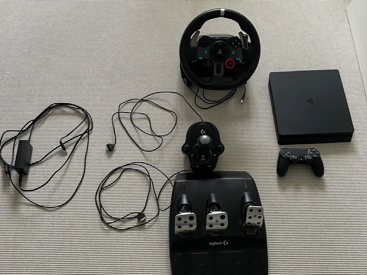 Billede 1 - Ps4 med Logitech rat og pedaler