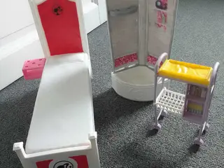 Barbie seng, sengevogn og bruser