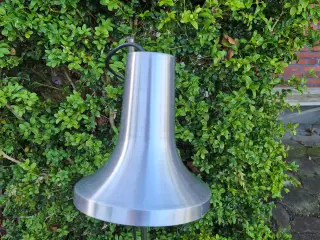 Retro gulvlampe med elegant skærm