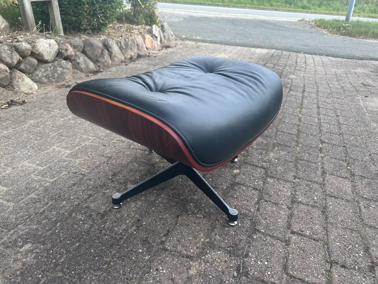 Billede 9 - Ottoman Eames inspireret i læder