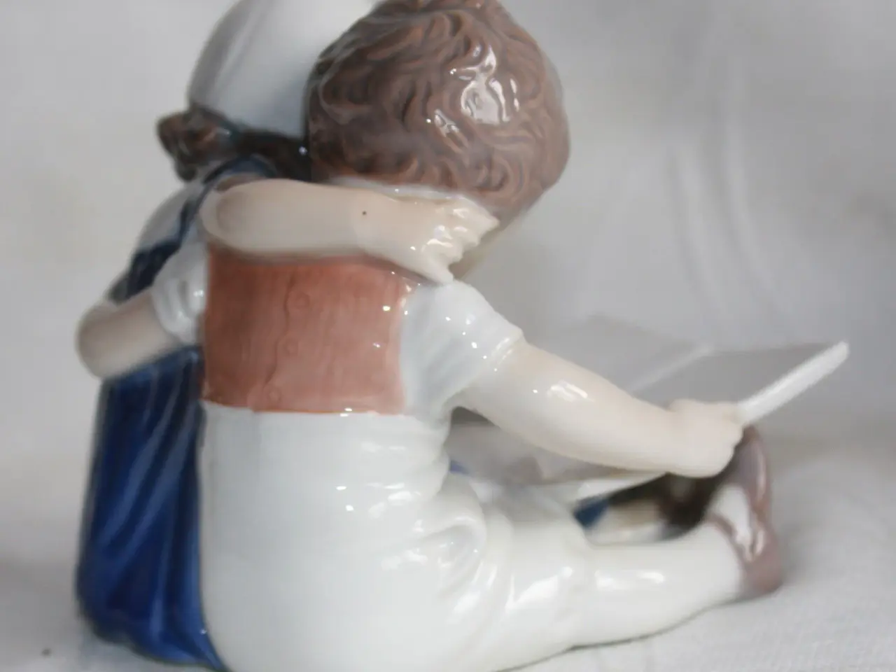 Billede 6 - Læsende børn, figur fra Bing & Grøndahl