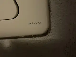 Væghængt toilet