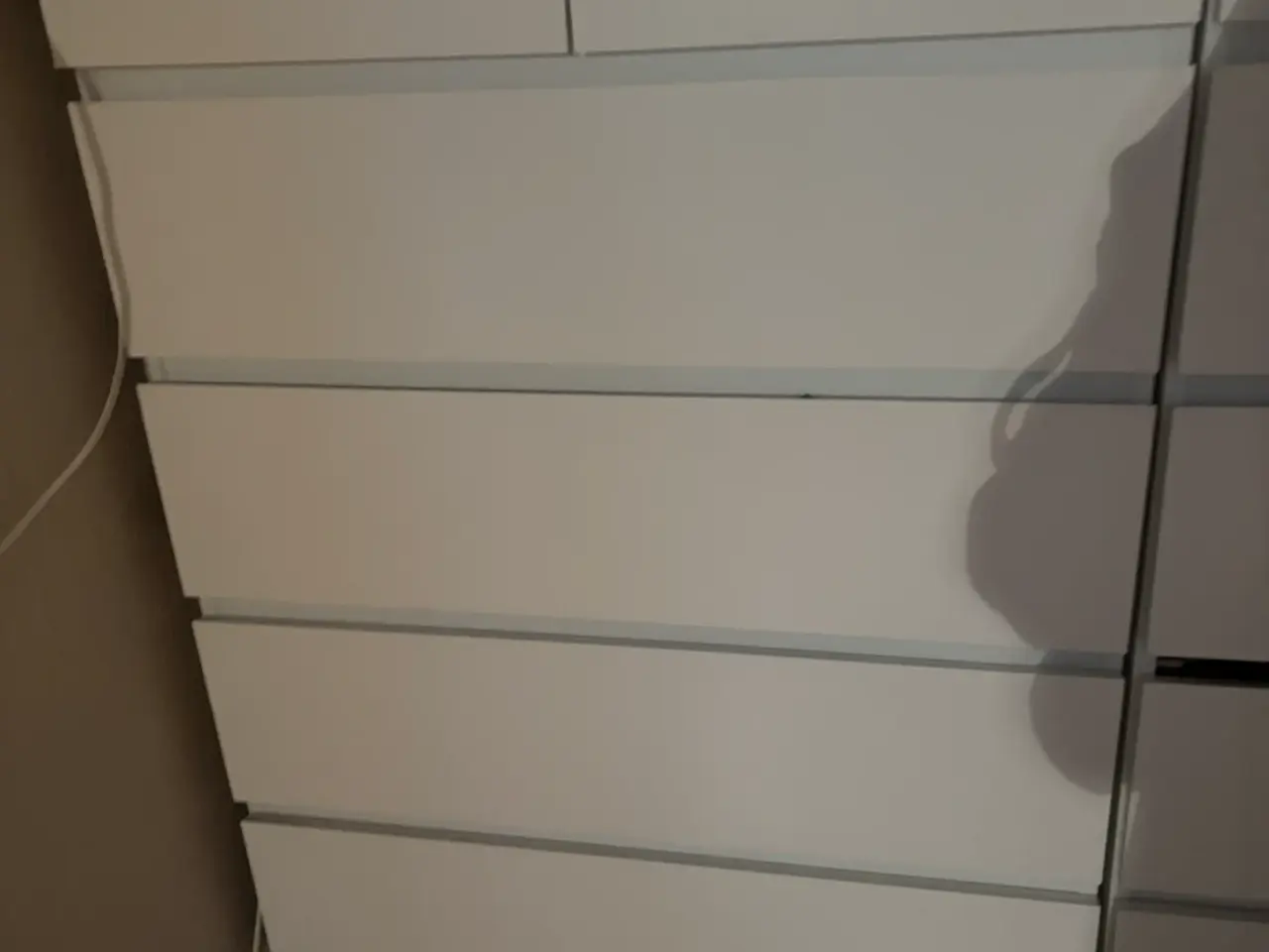 Billede 1 - Hvid kommode fra ikea 