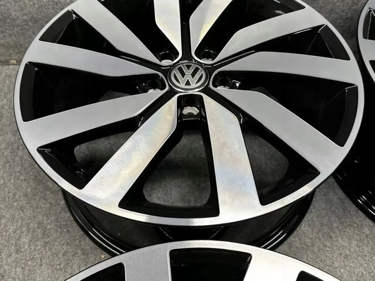 Billede 5 - ALUFÆLGE VW TOURAN MARSEILLE 5TA 18"