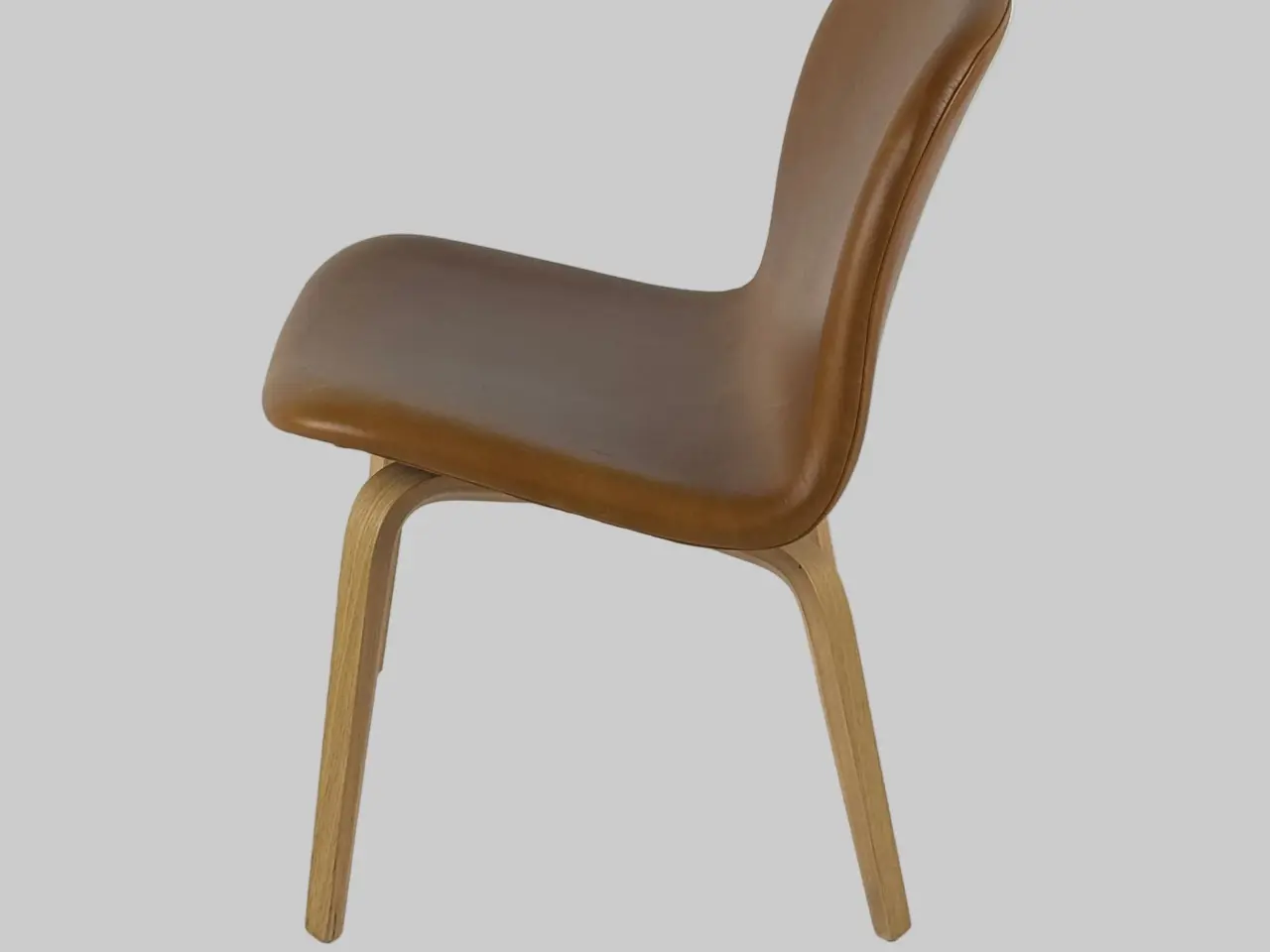 Billede 4 - Muuto Visu Loungestol – Cognac Læder/Eg Stel