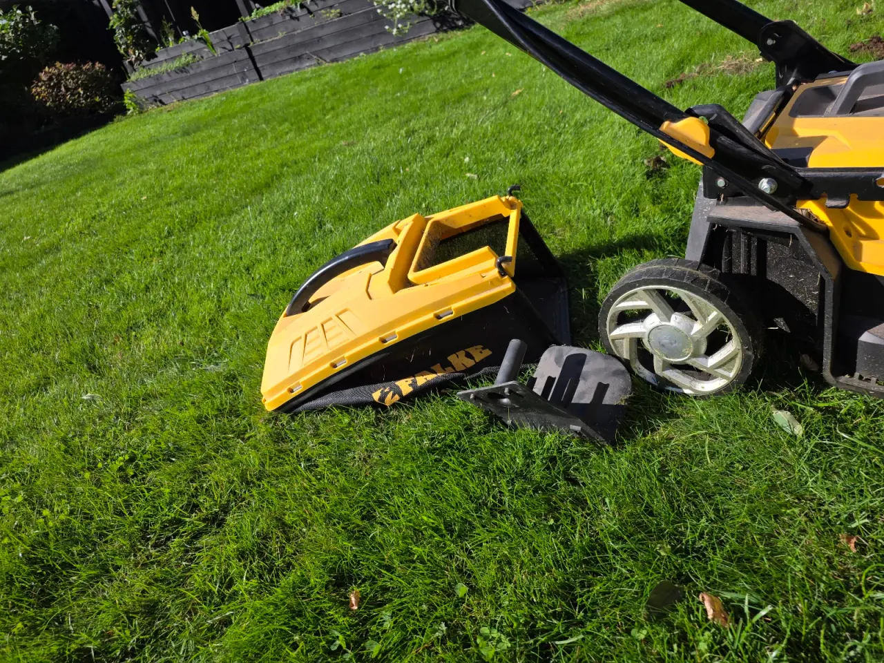 Billede 4 - Falke plæneklipper til batteri.
