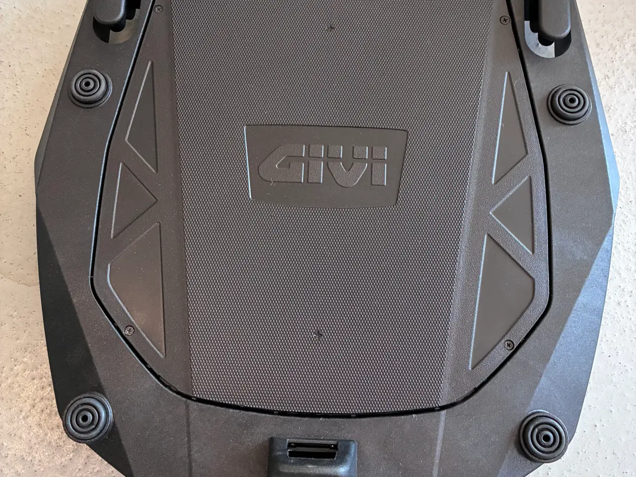 Billede 4 - Mc topbox GIVI weightless 901 med montage plade