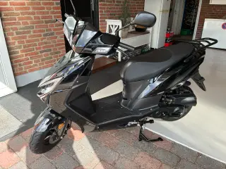 Vga Street X 45 km 2025. 1900 km