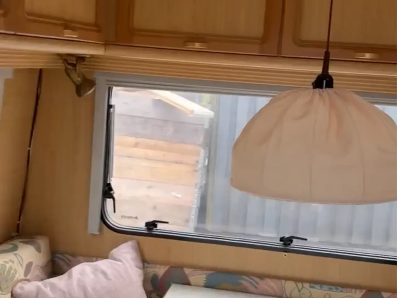 Billede 2 - Super fin lille campingvogn