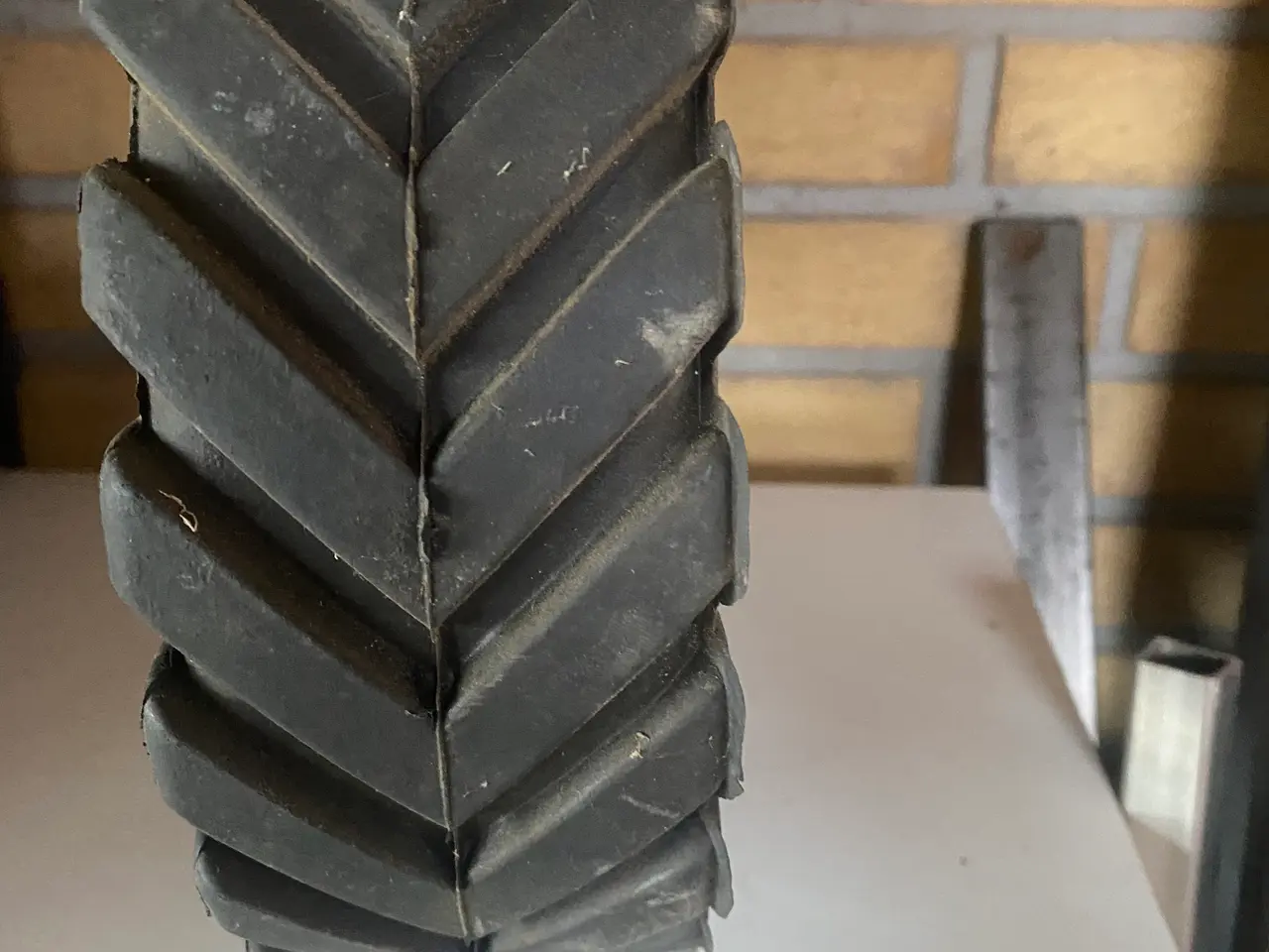 Billede 3 - 4 stk hjul m. fast gummi m.traktor mønster