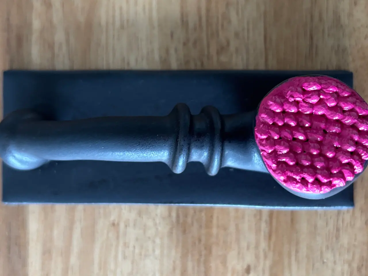 Billede 12 - Lakrids pibe med pink top håndlavet i keramik.