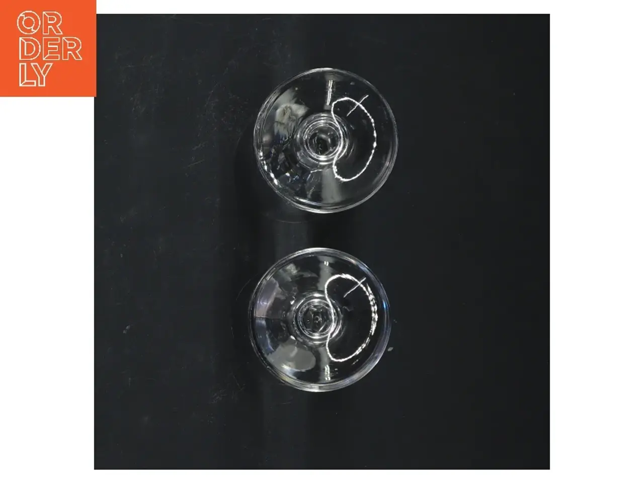 Billede 2 - To snapseglas med flot stilk (str. 10x4,5 cm)