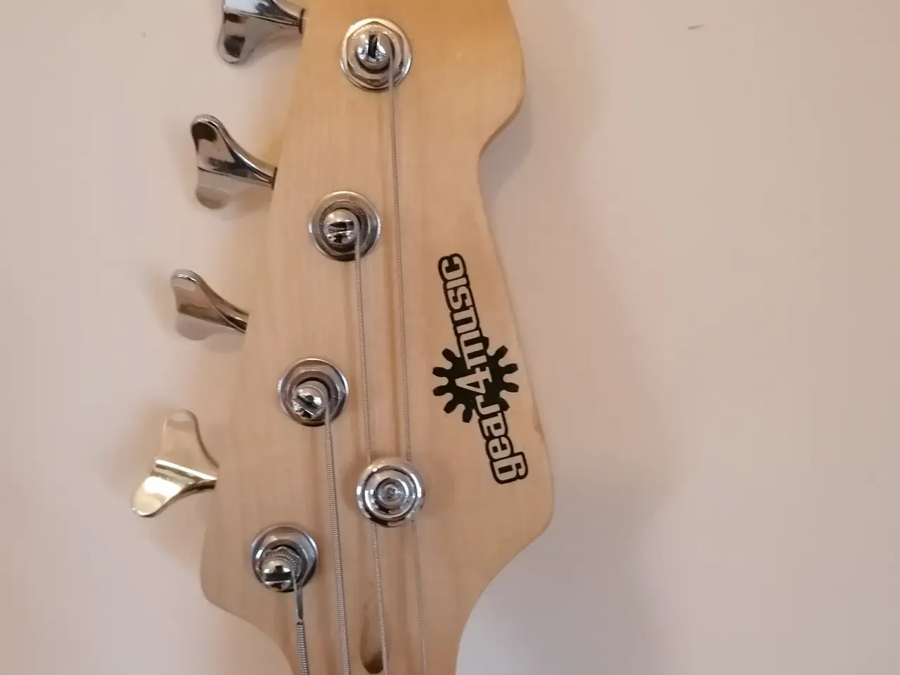 Billede 4 - Basguitar m forstærker