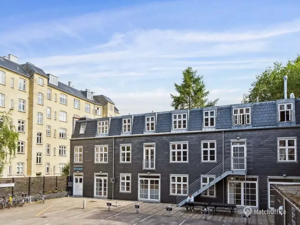 Billede 4 - P-plads 9 i rolig gård på Godthåbsvej