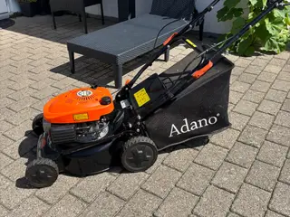Selvkørende plæneklipper