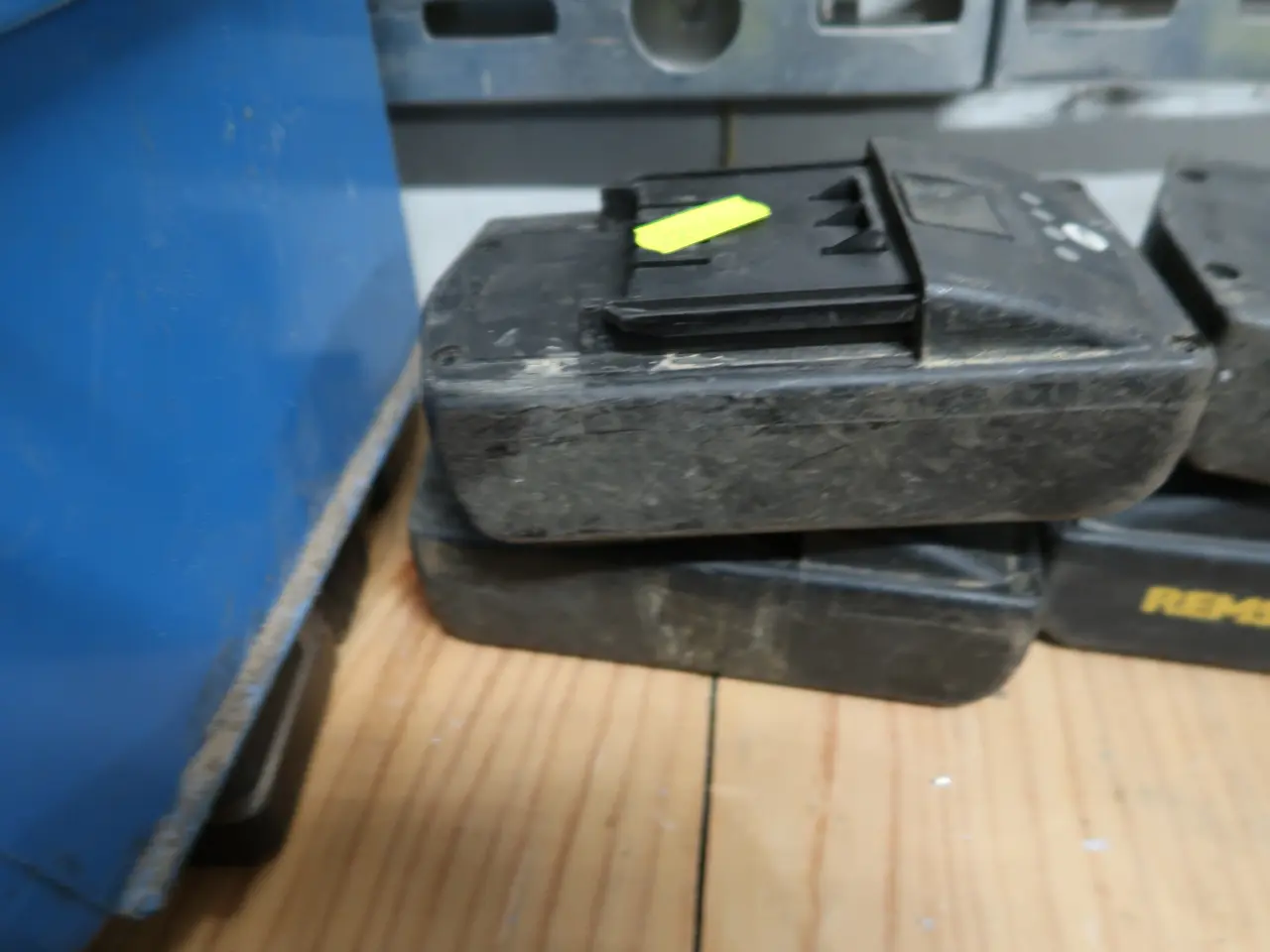 Billede 1 - 2 stk. Batterier REMS