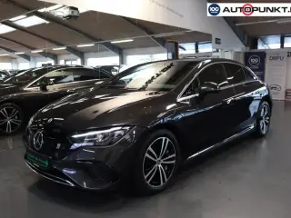 Mercedes EQE350  Electric Art