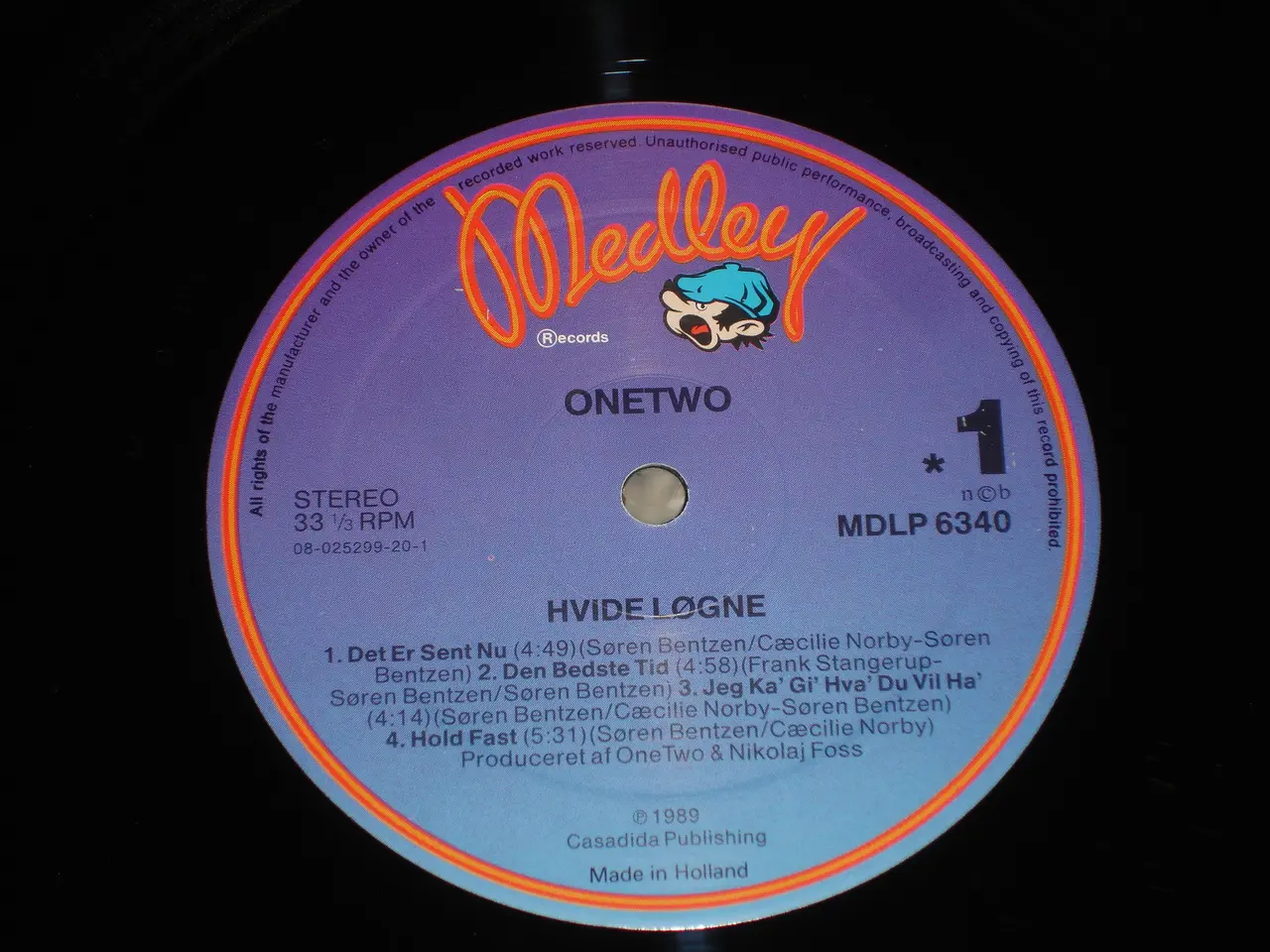 Billede 5 - (Sender gerne) One Two – Hvide Løgne...