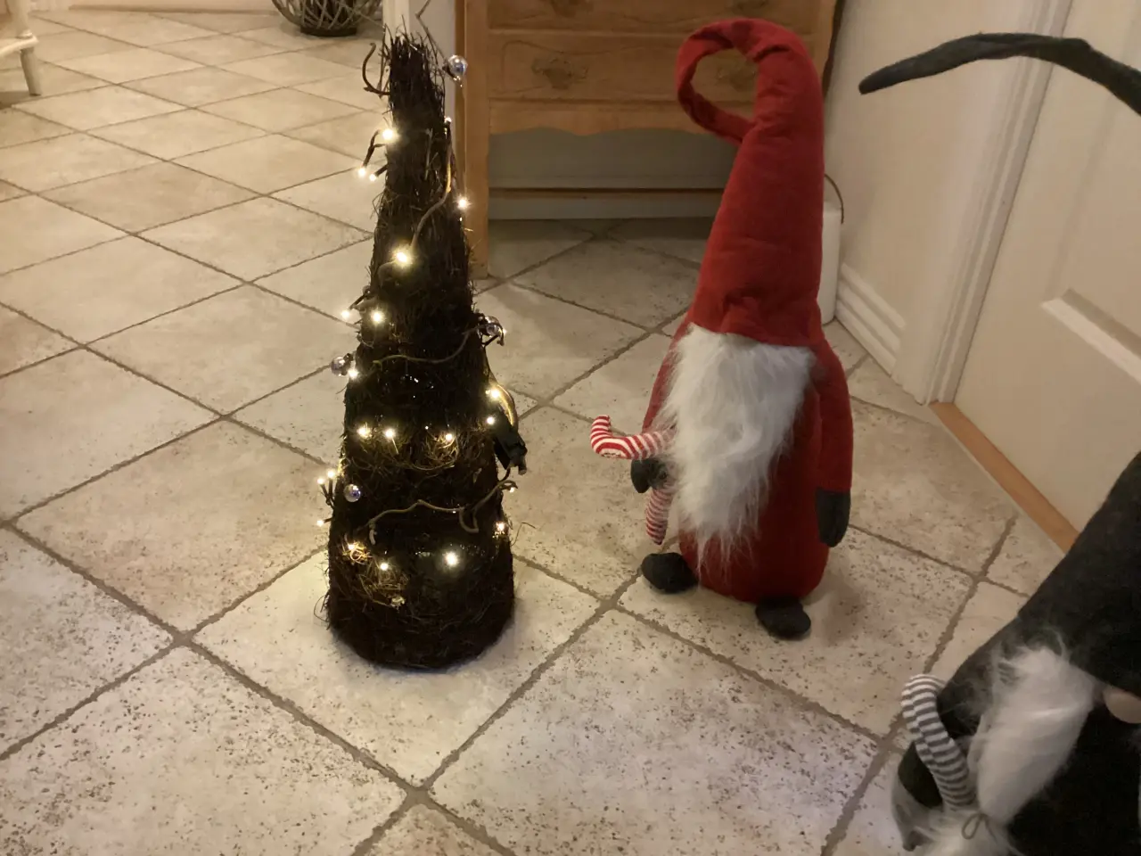 Billede 1 - Nisse med juletræ 
