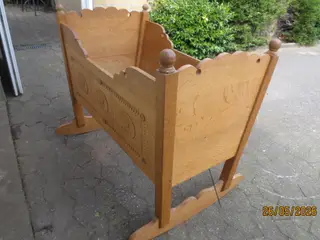 1 stk Vugge i Egetræ længde 100 cm