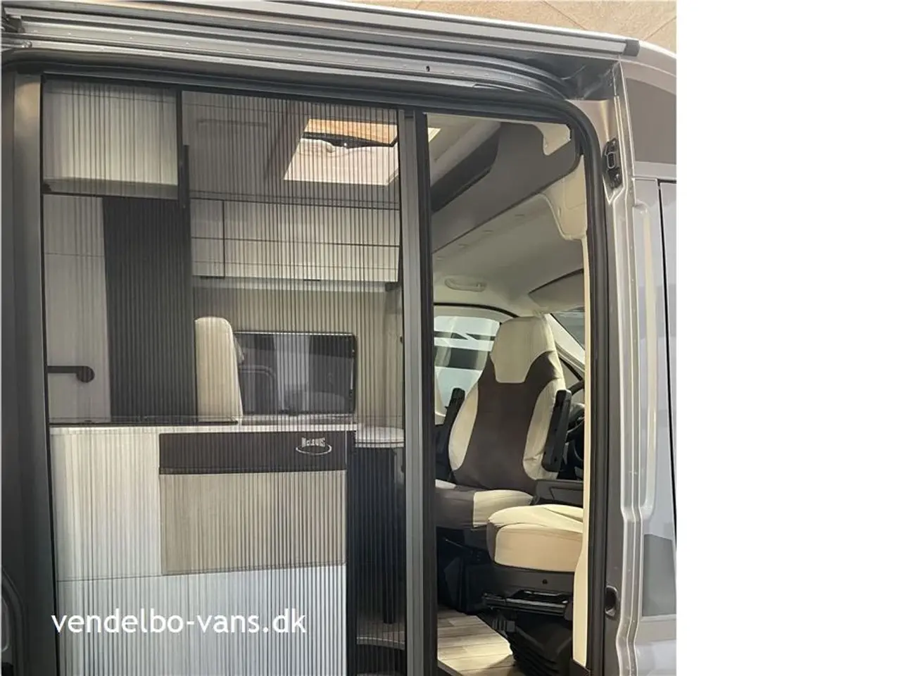 Billede 20 - 2026 - McLouis Menfys Van 1 KUN 541 cm