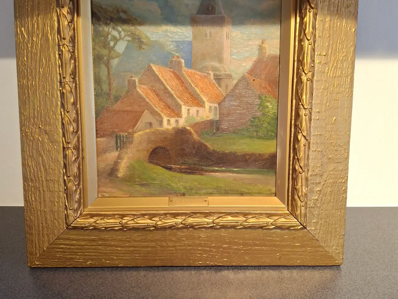 Billede 1 - smukt maleri af kirke og huse af F.Wigaud