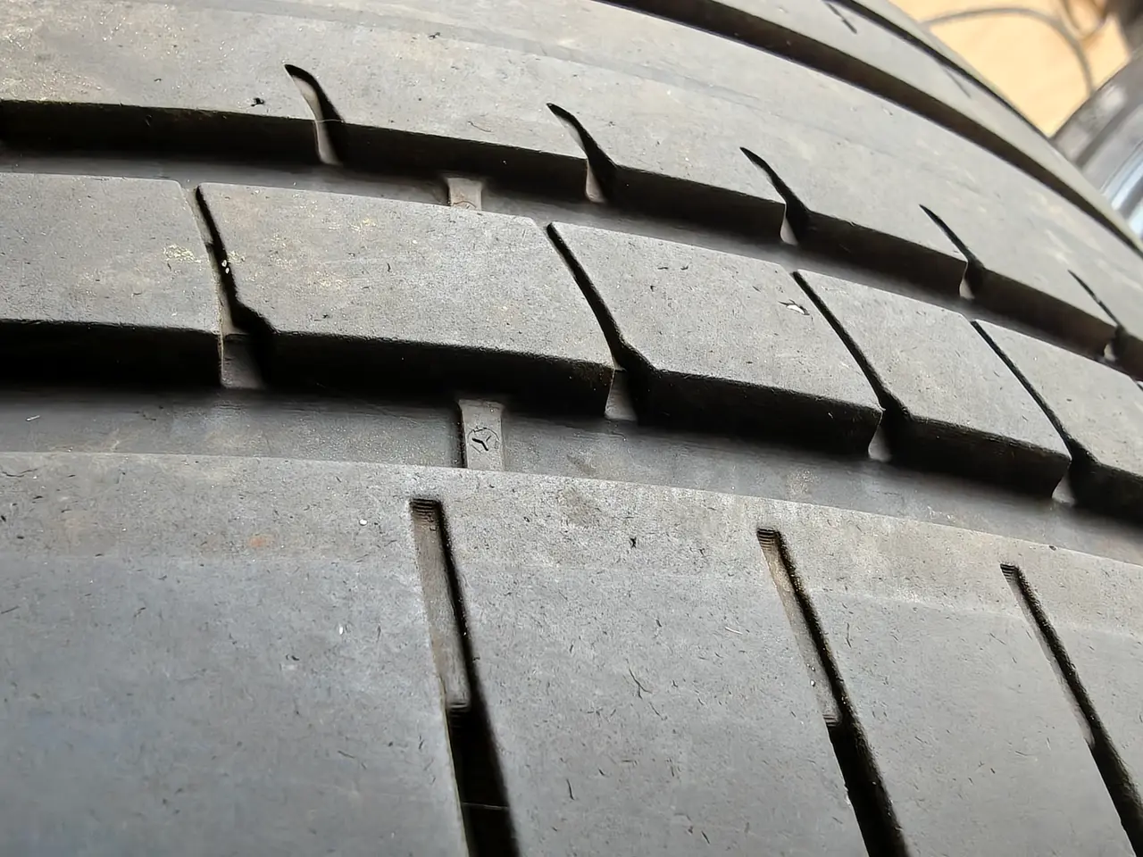 Billede 1 - Goodyear 2stk. Sommerdæk eagle f1 275/30r20 5mm ti