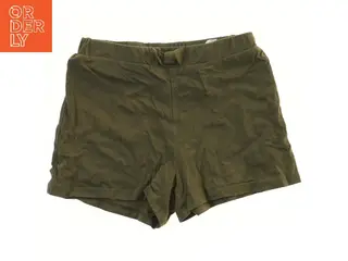 Grønne shorts fra H&M (str. 122)