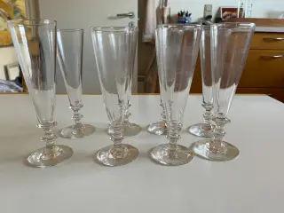 Antikke mundblæste champagneglas