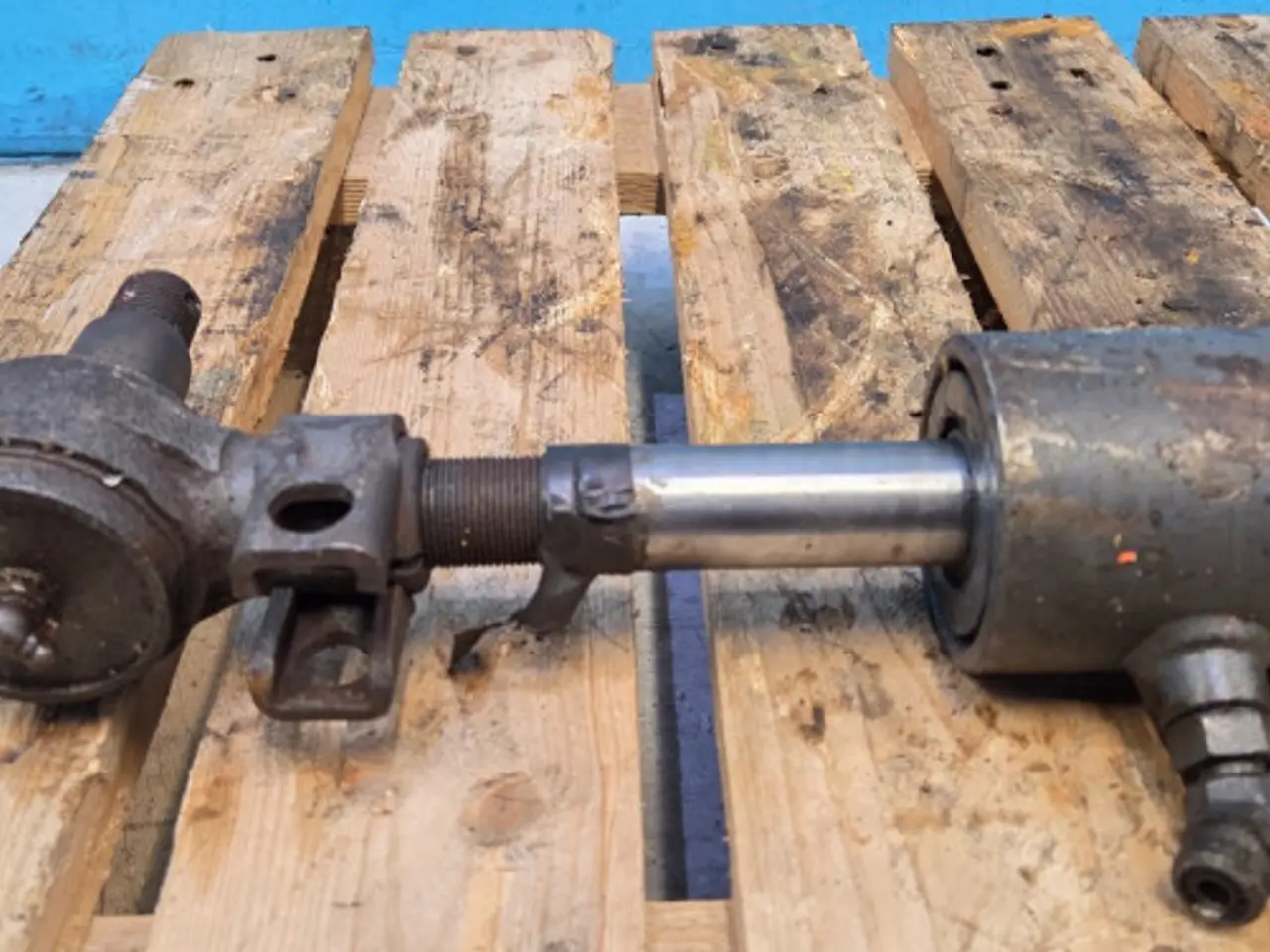 Billede 3 - New Holland 8670 Cylinder 86508659