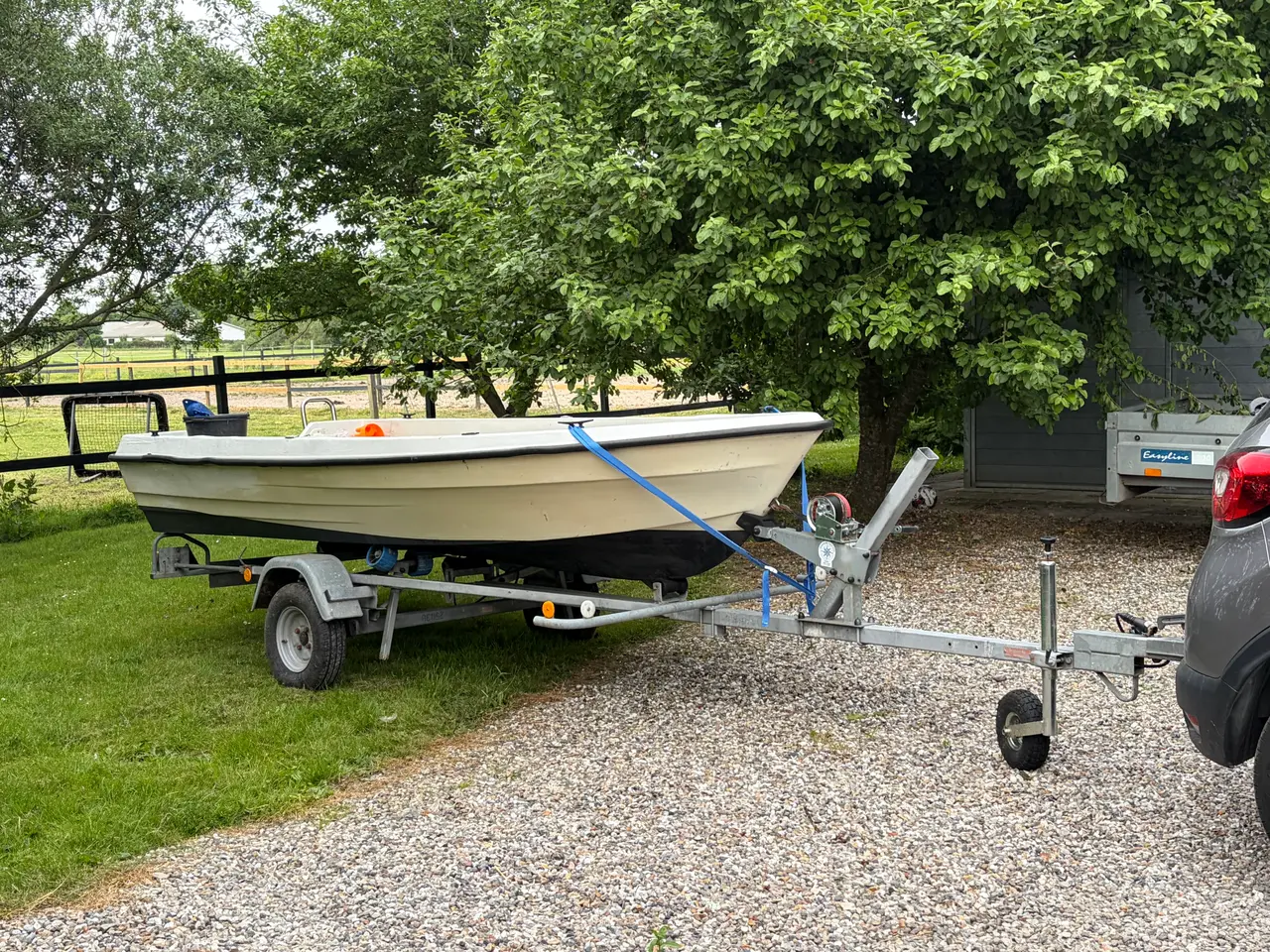 Billede 1 - Jolle med trailer og påhængsmotor