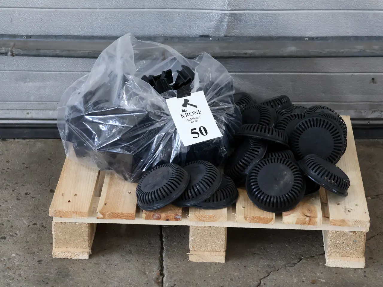 Billede 1 - 80 stk murbeslag + 20 stk ventilationsstudser