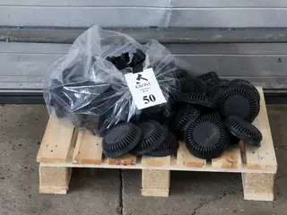 80 stk murbeslag + 20 stk ventilationsstudser