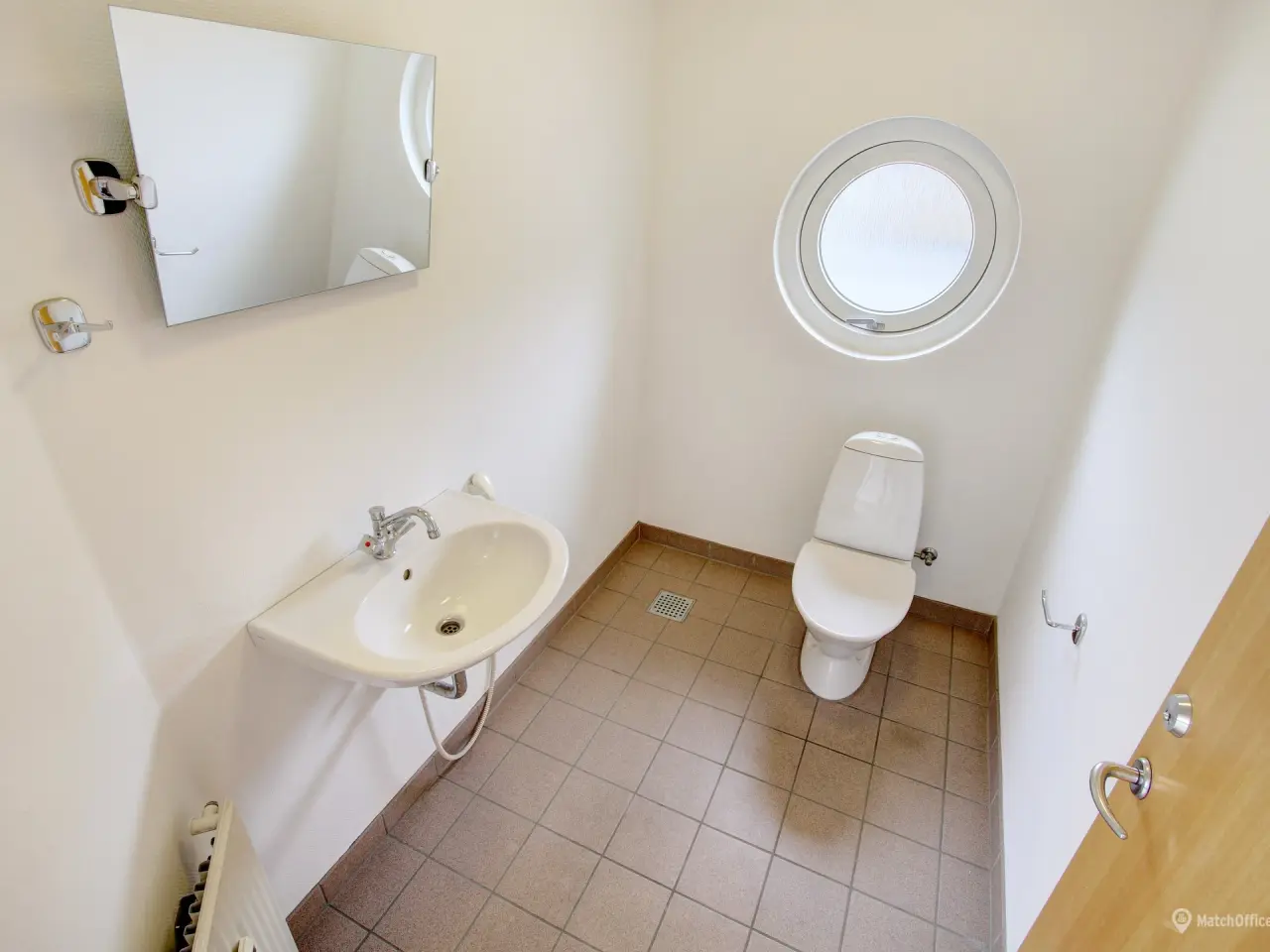 Billede 9 - Præsentabel ejendom få minutters kørsel fra E47/E20 afkørsel 30